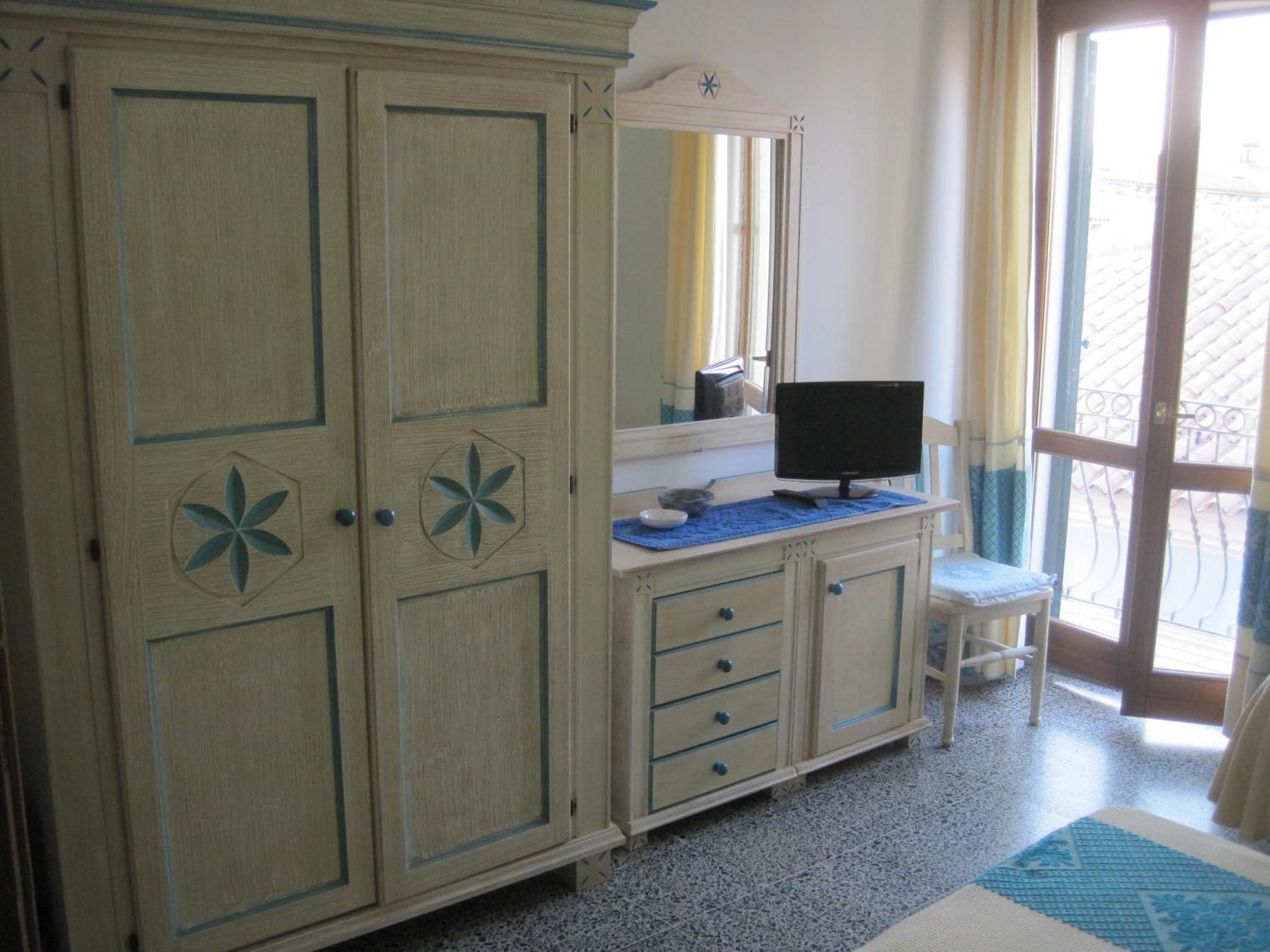 Hotel Moderno Santa Teresa Gallura Phòng bức ảnh