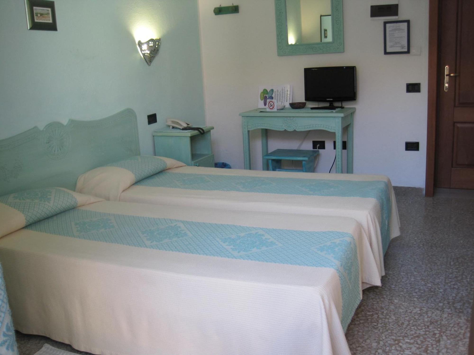 Hotel Moderno Santa Teresa Gallura Phòng bức ảnh