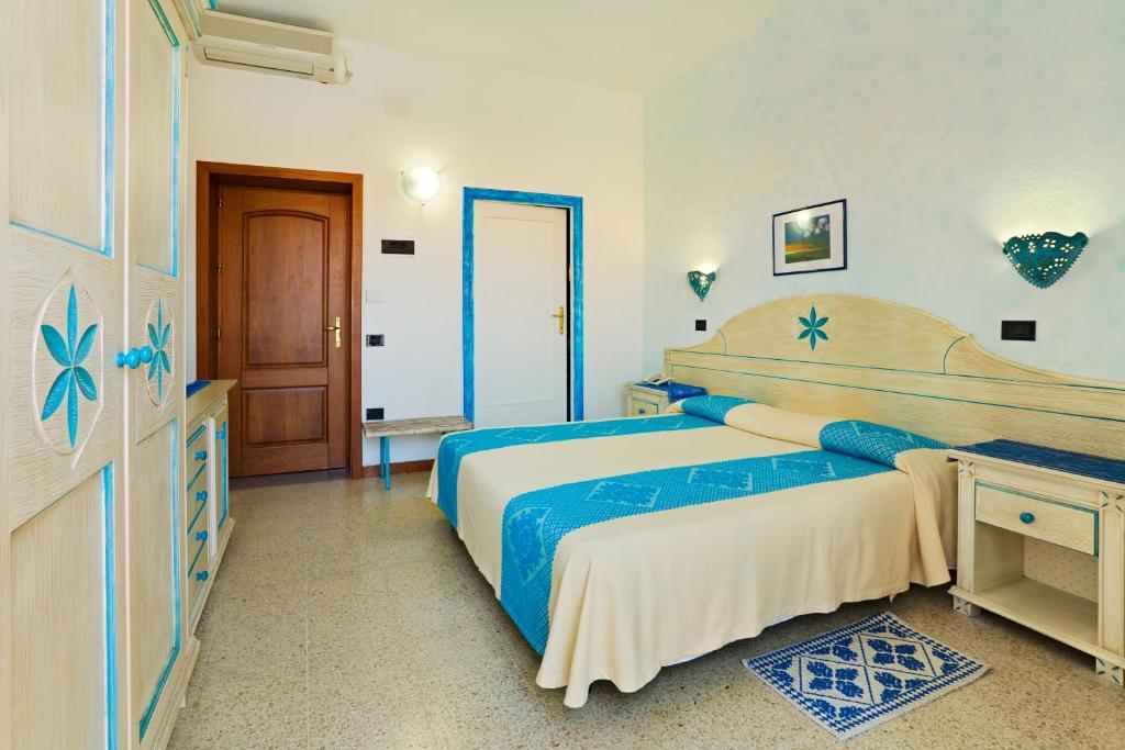 Hotel Moderno Santa Teresa Gallura Phòng bức ảnh